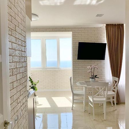 New Appartment In Yuzhny Yuzhne Exterior photo