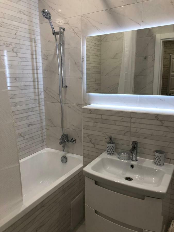 New Appartment In Yuzhny Yuzhne Exterior photo