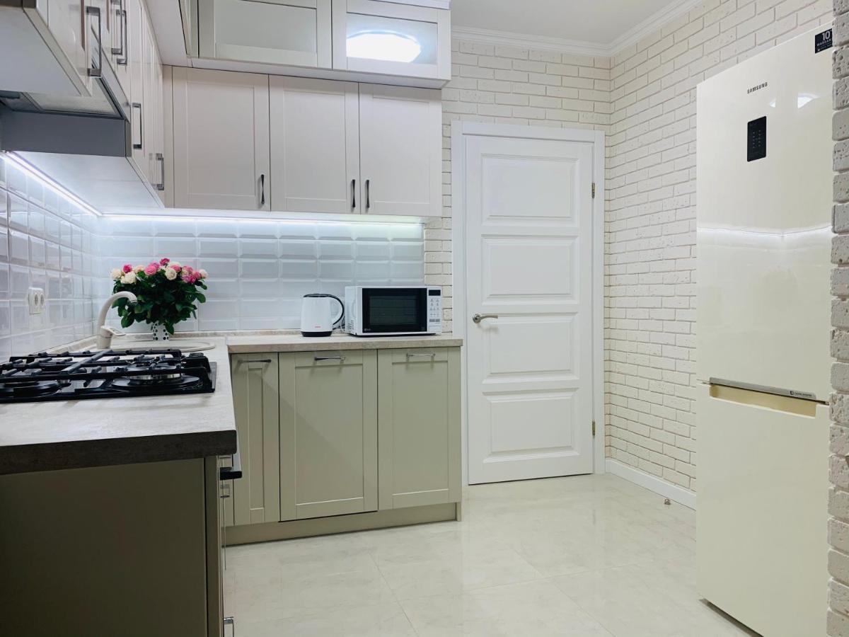 New Appartment In Yuzhny Yuzhne Exterior photo